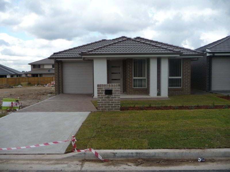 3 bedrooms House in 41 Travers Street MOOREBANK NSW, 2170