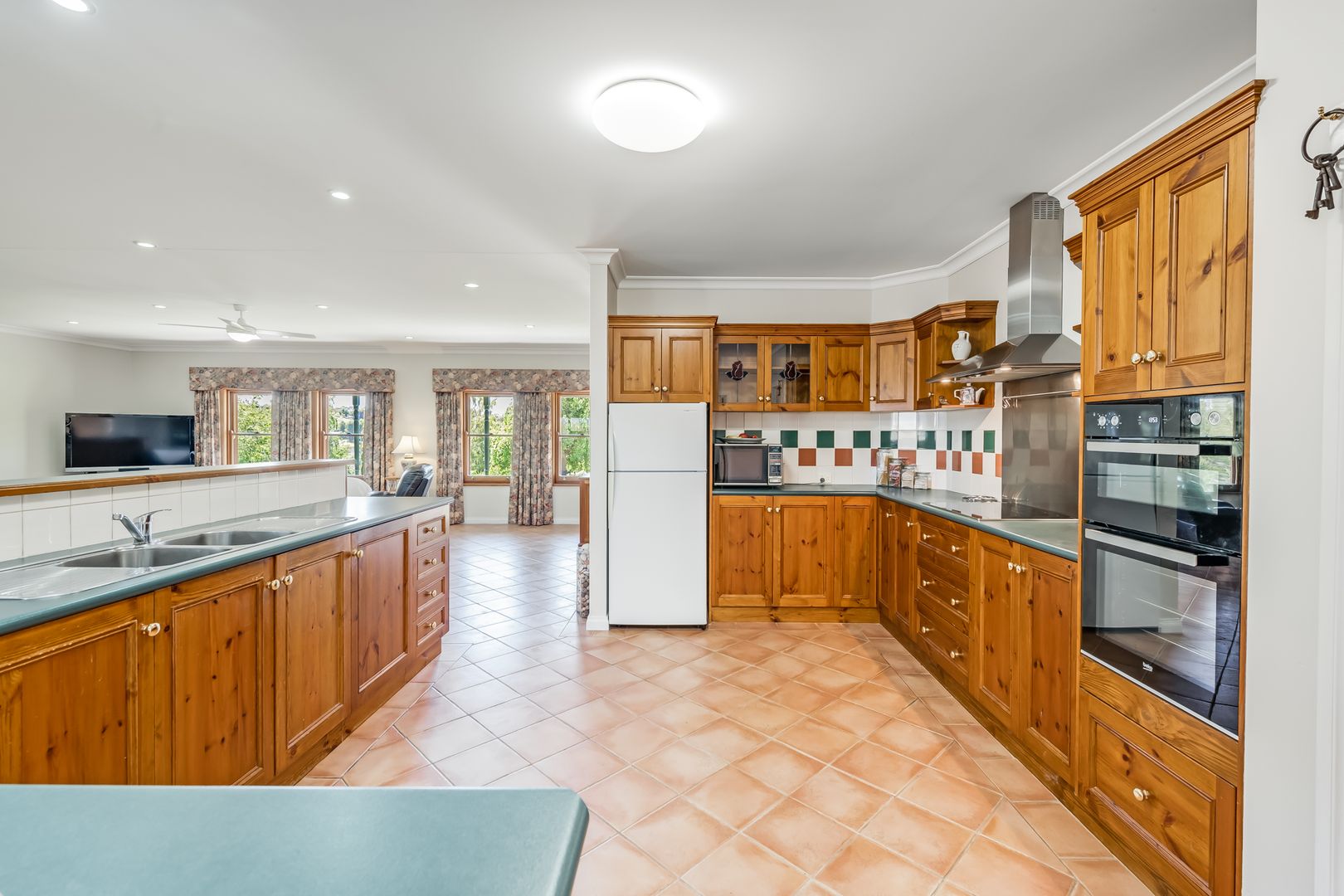 4 Stableford Court, Worrolong SA 5291, Image 2