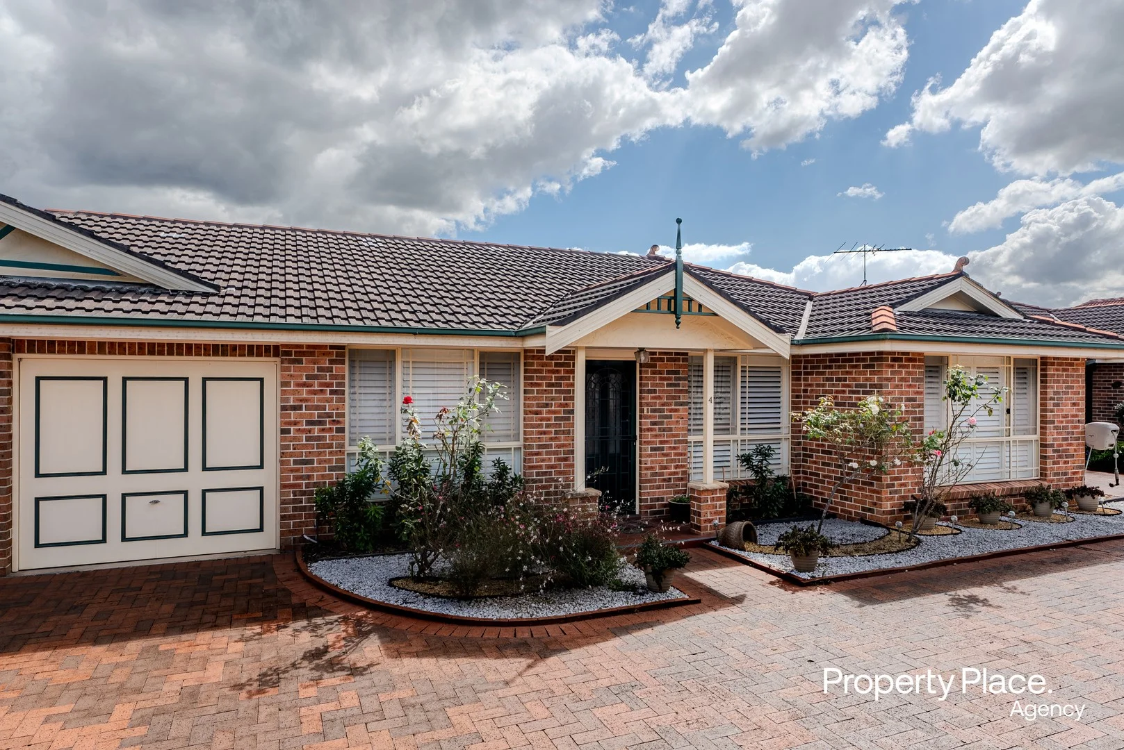4/26 Parkview Avenue, Picnic Point NSW 2213