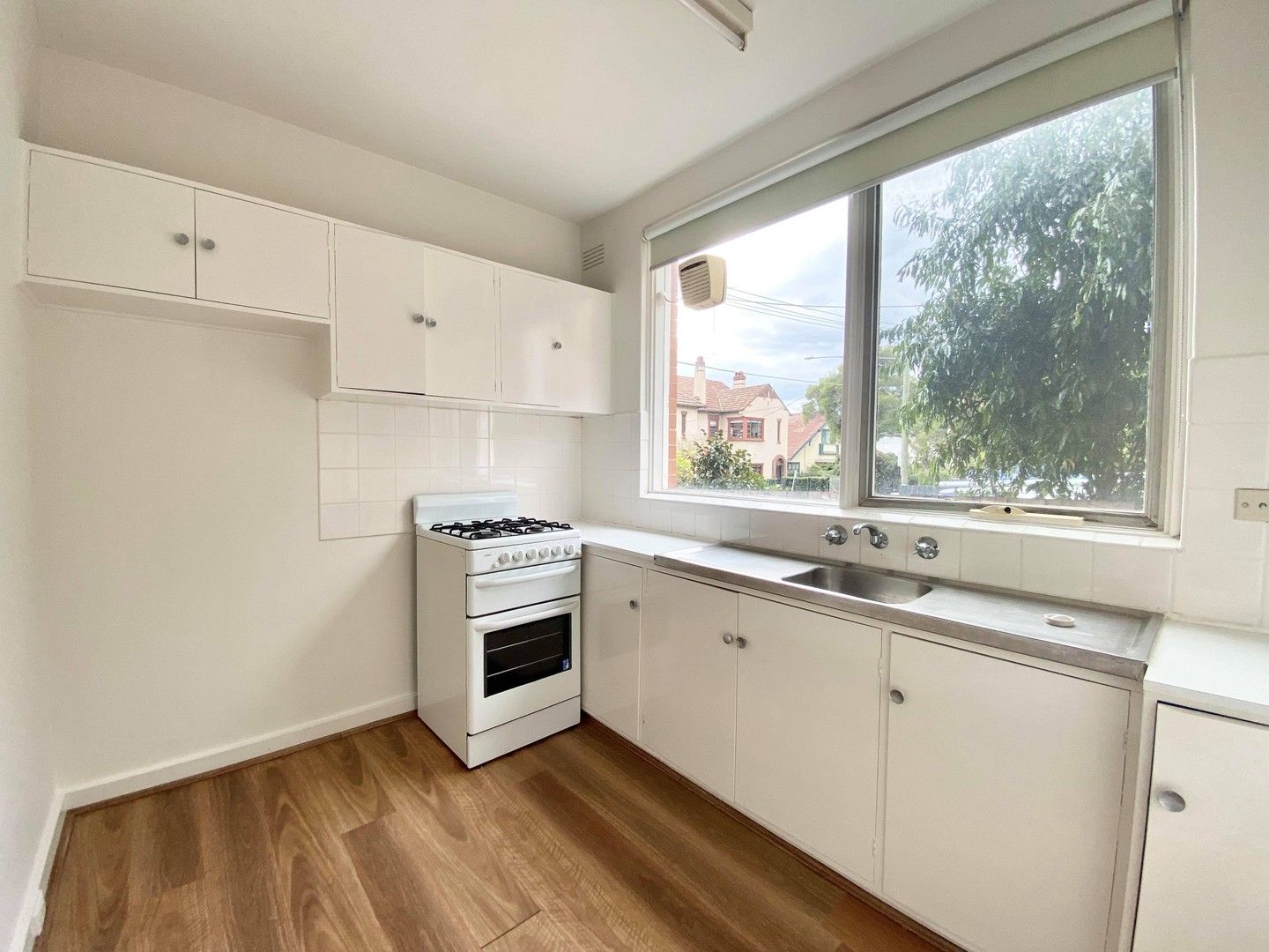 1 bedrooms Apartment / Unit / Flat in 2/17 Jackson Street ST KILDA VIC, 3182