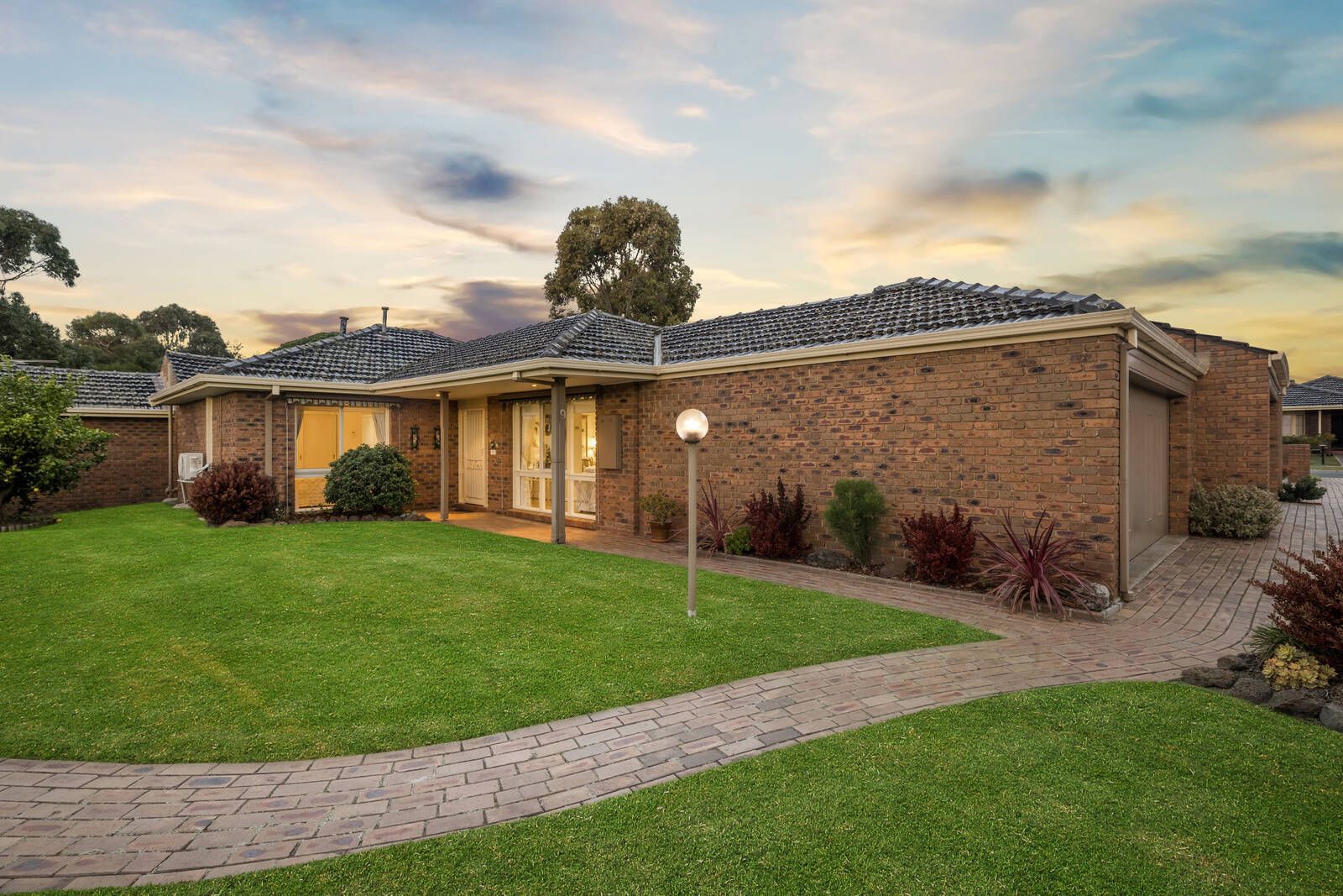 9/2-4 Greenview Close, Dingley Village VIC 3172, Image 0