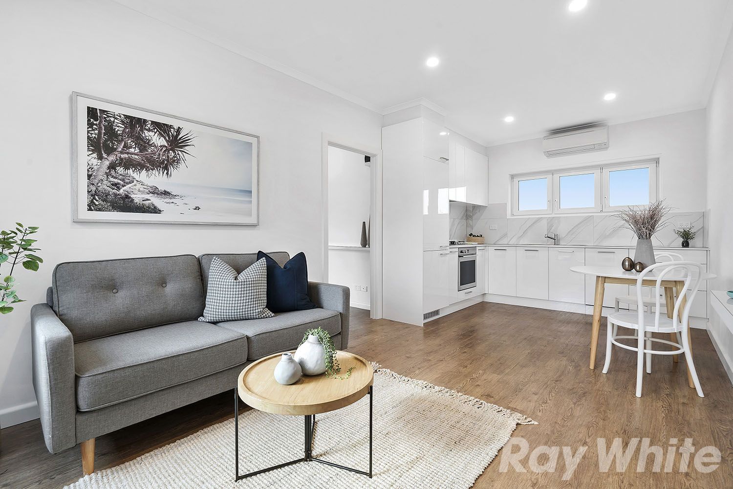 8/13 Beach Avenue, Elwood VIC 3184, Image 1