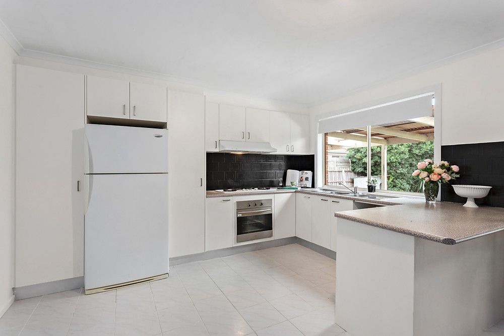 116 Manning Clark Road, Mill Park VIC 3082, Image 2