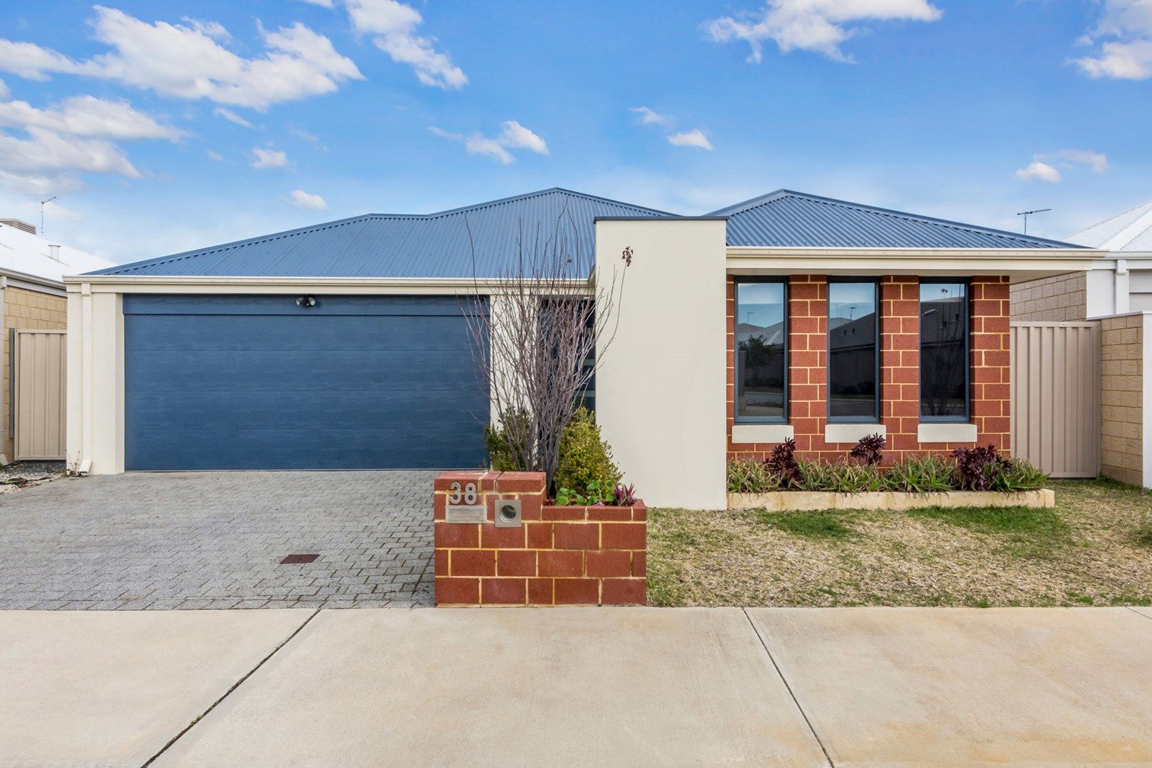 4 bedrooms House in 38 McDougal Way BALDIVIS WA, 6171