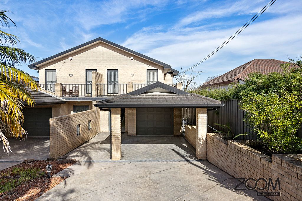 4 bedrooms Duplex in 66A Bayview Avenue EARLWOOD NSW, 2206
