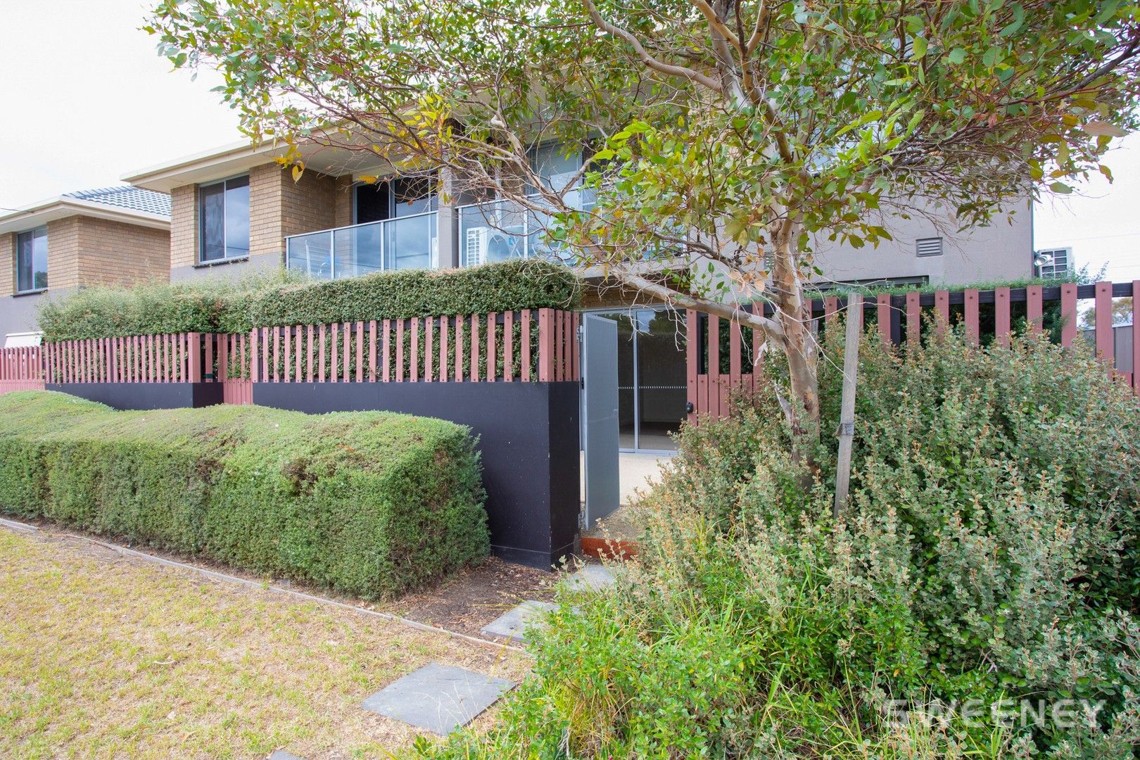 2 bedrooms Apartment / Unit / Flat in 1/66 Simmons Drive SEAHOLME VIC, 3018