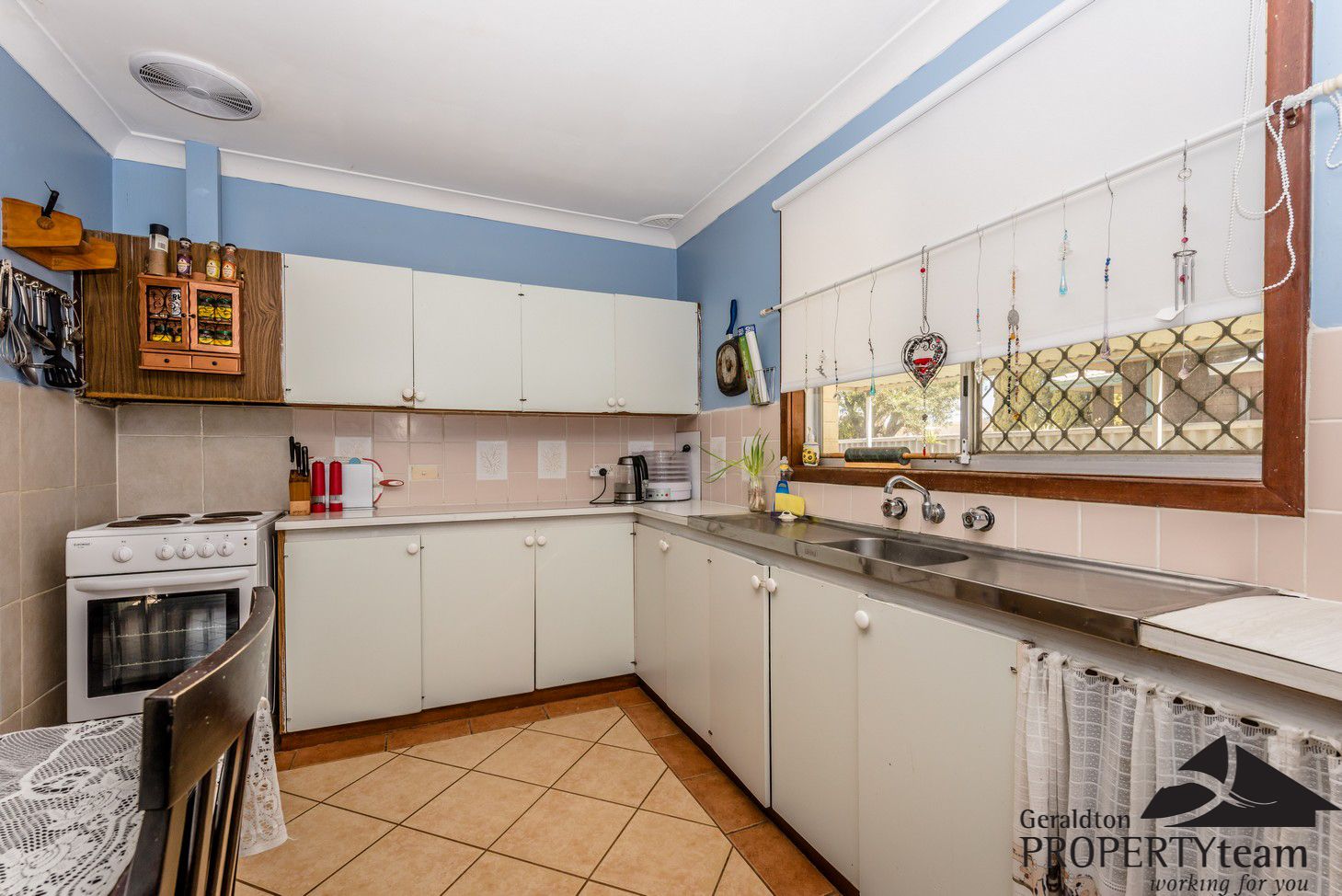 17 Assen Street, Rangeway WA 6530, Image 2