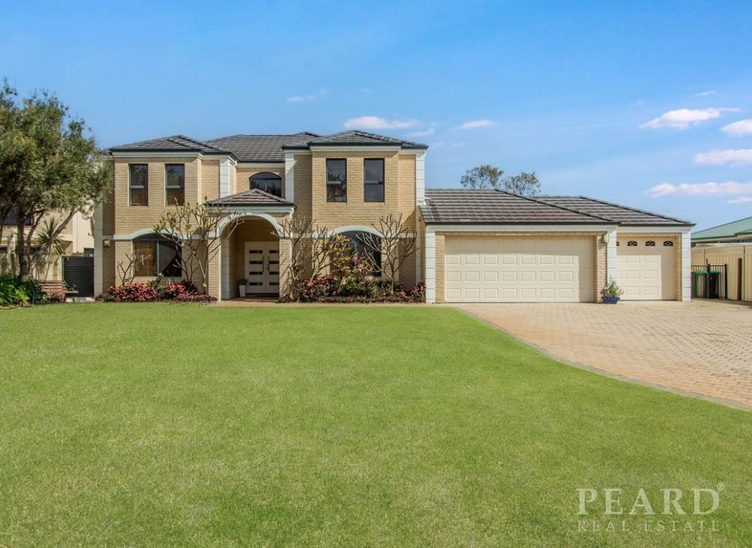 5 bedrooms House in 8 Adra Court SECRET HARBOUR WA, 6173