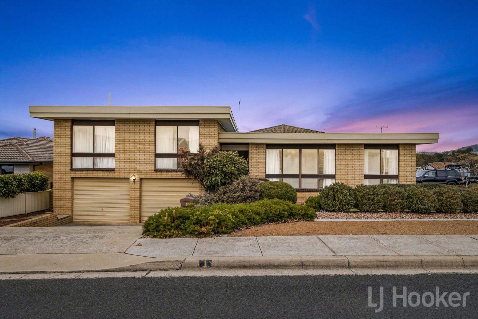 4 bedrooms House in 1 Heather Street CRESTWOOD NSW, 2620