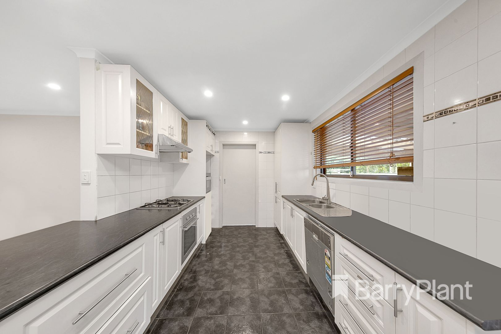 3 Wodalla Court, Mill Park VIC 3082, Image 2