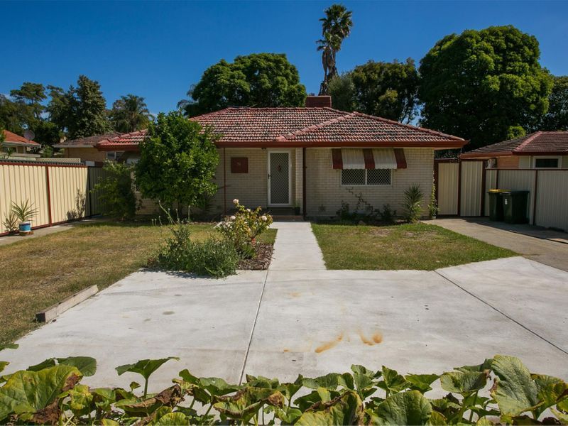 3 bedrooms House in 51 Sturtridge Road LOCKRIDGE WA, 6054