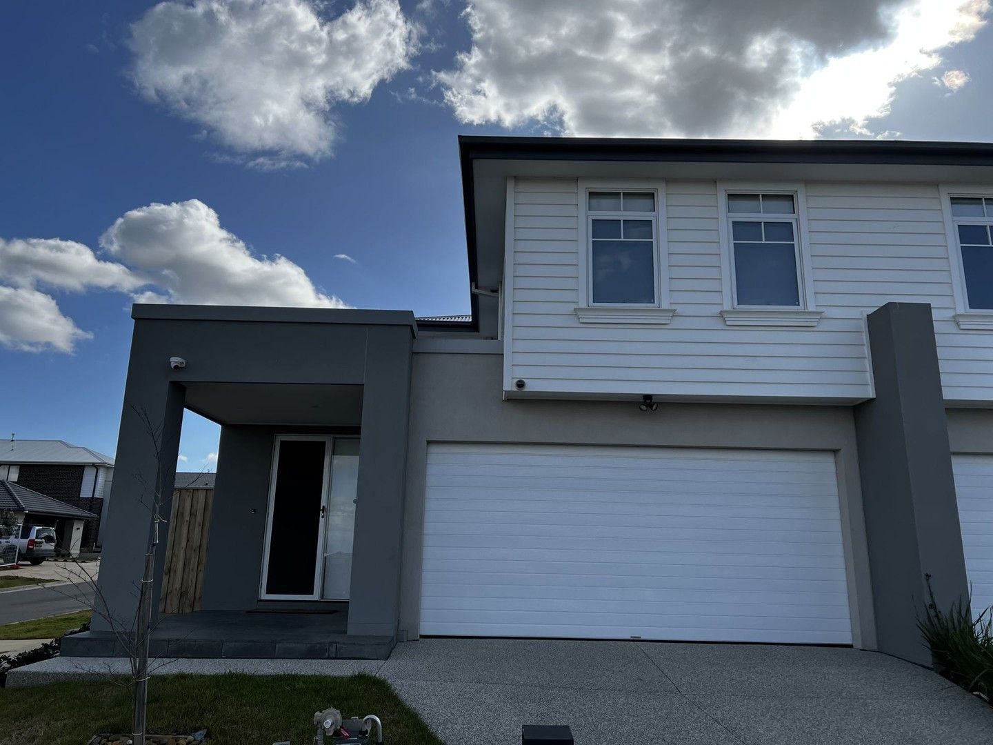 3 bedrooms Townhouse in 32 Masquerade Road BERWICK VIC, 3806