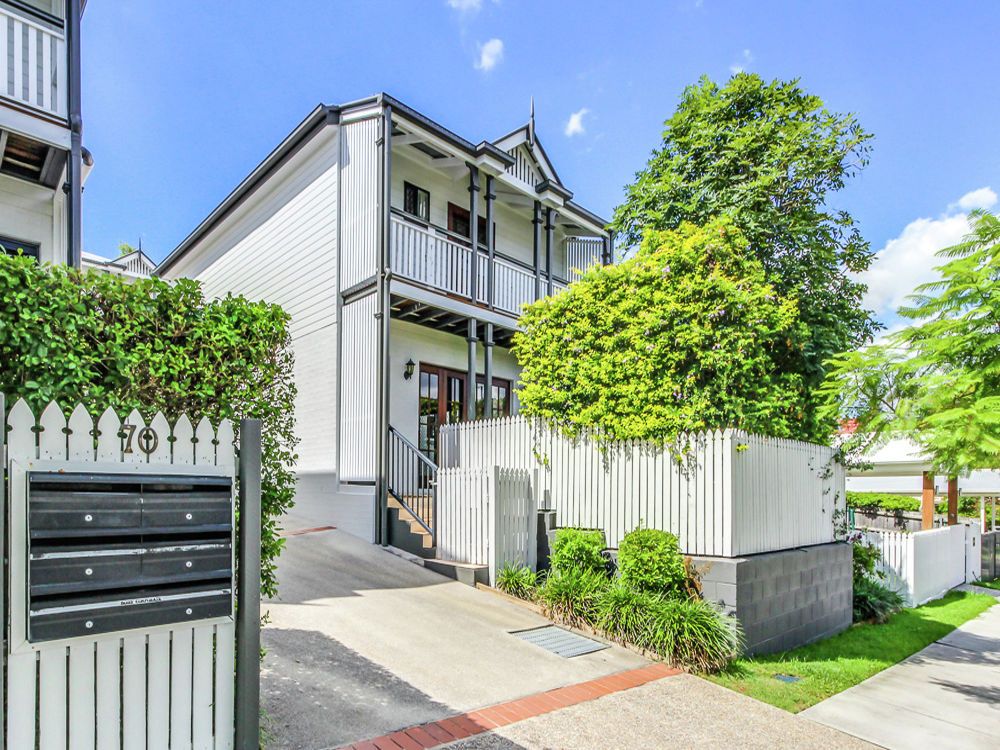 3 bedrooms Townhouse in 2/70 Overend Street NORMAN PARK QLD, 4170