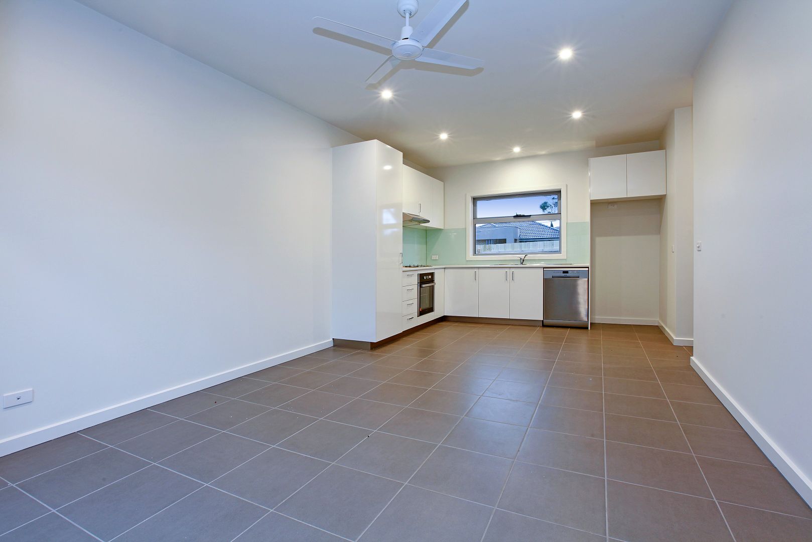 1/89 Purinuan Road, Reservoir VIC 3073, Image 2