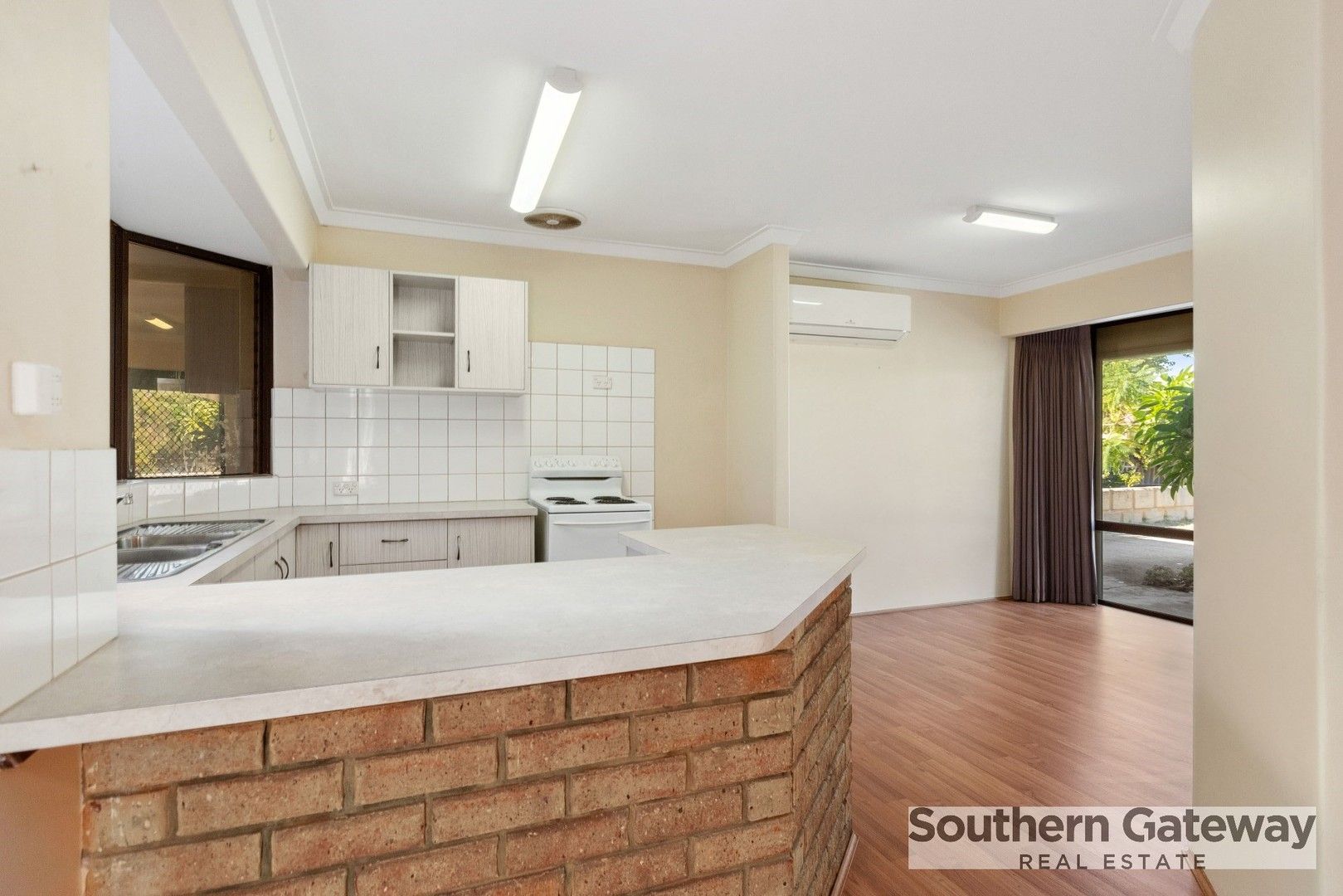 62 Challenger Avenue, Parmelia WA 6167, Image 0