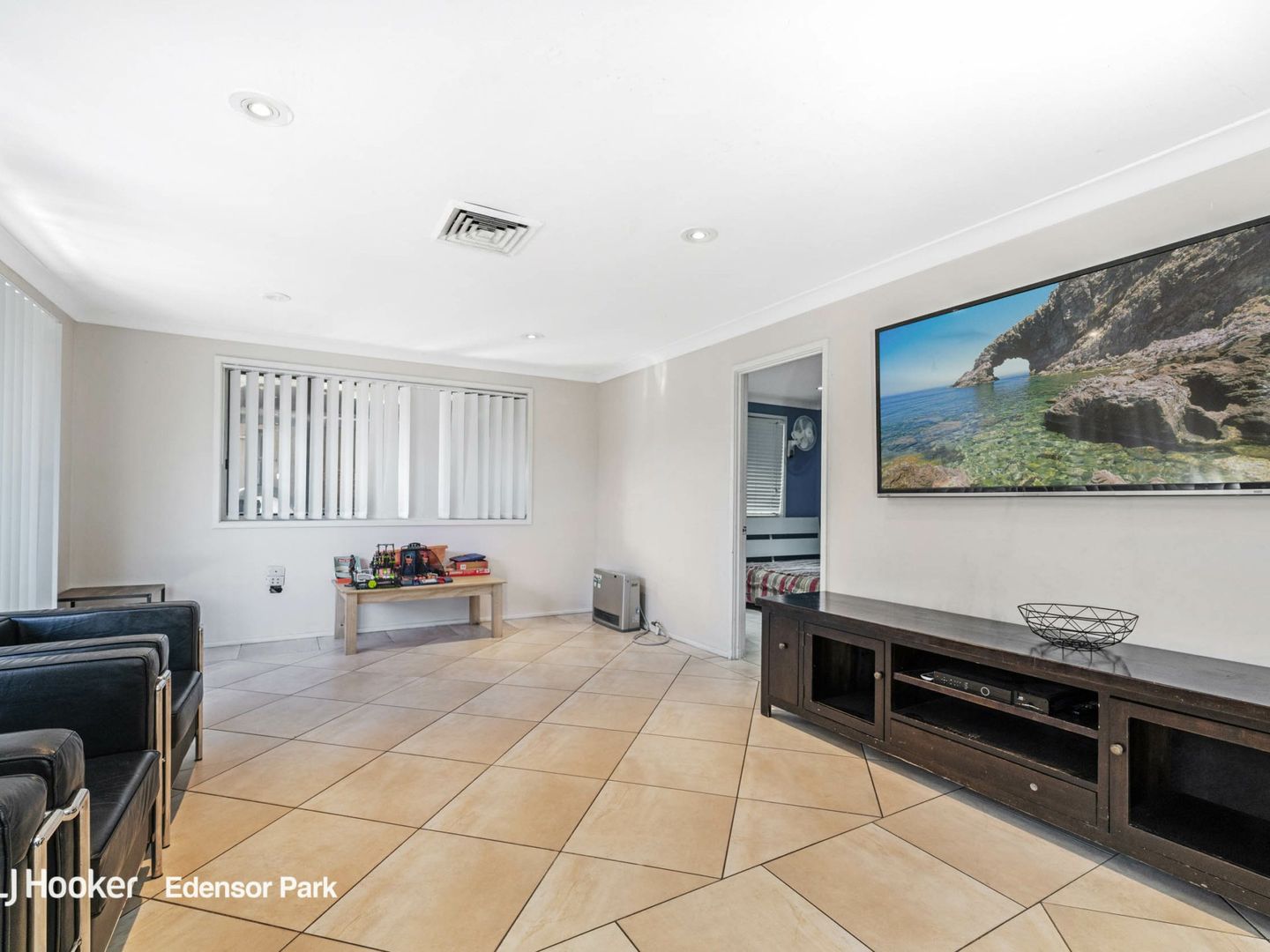 5 Tulloch Place, Edensor Park NSW 2176, Image 1