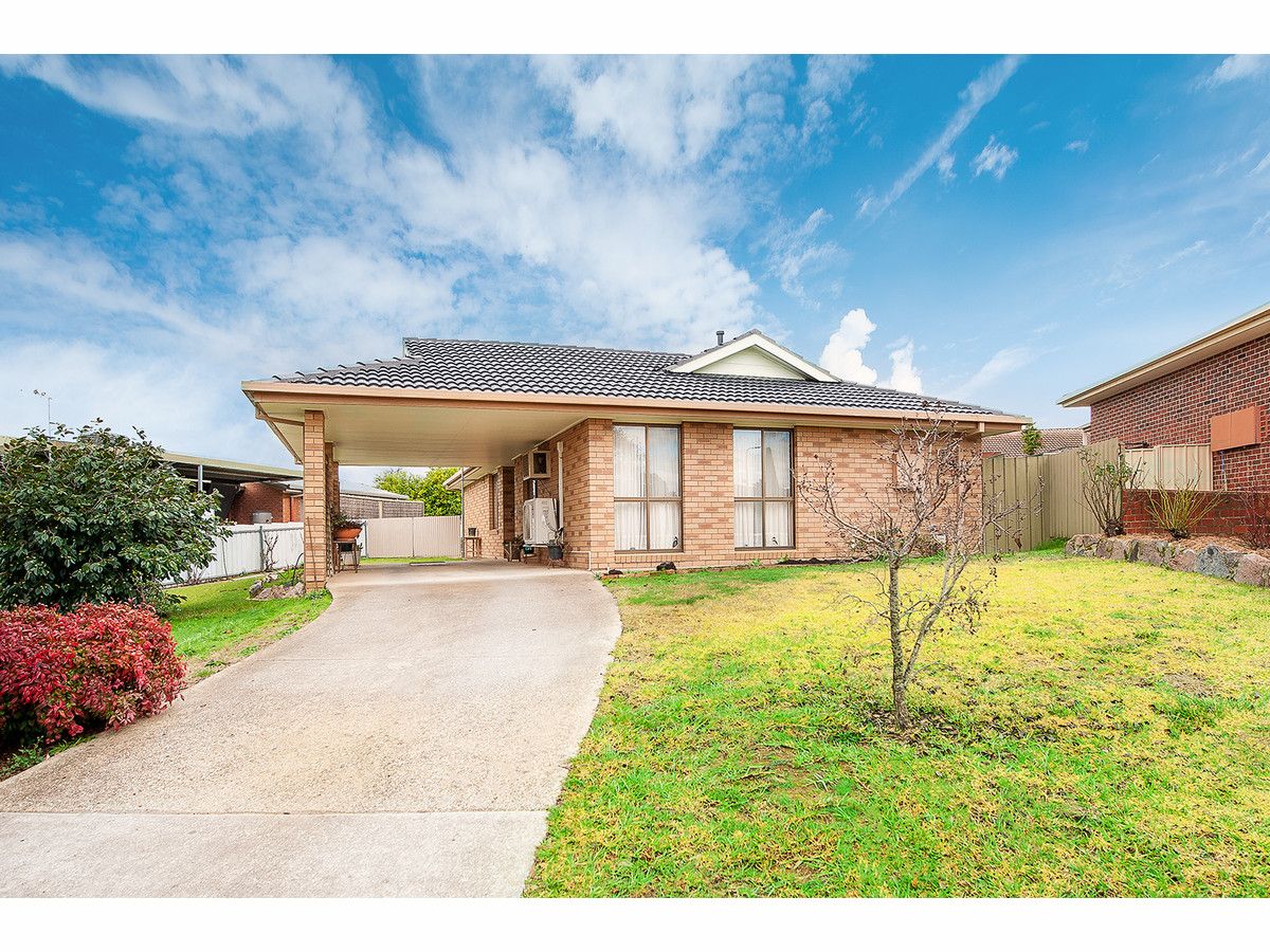 10 Mitta Grove, Lavington NSW 2641, Image 0