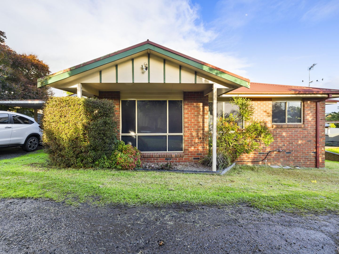 2/24A Bellingham Street, Leongatha VIC 3953, Image 1