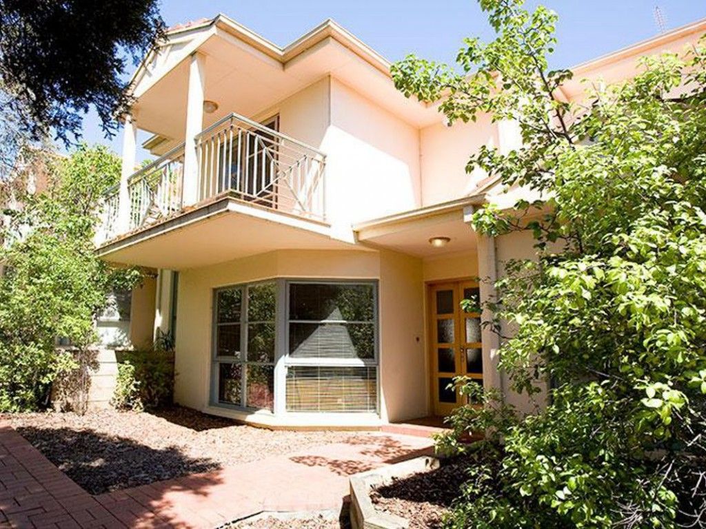 3 bedrooms Townhouse in 2/73 Yarra Street HEIDELBERG VIC, 3084