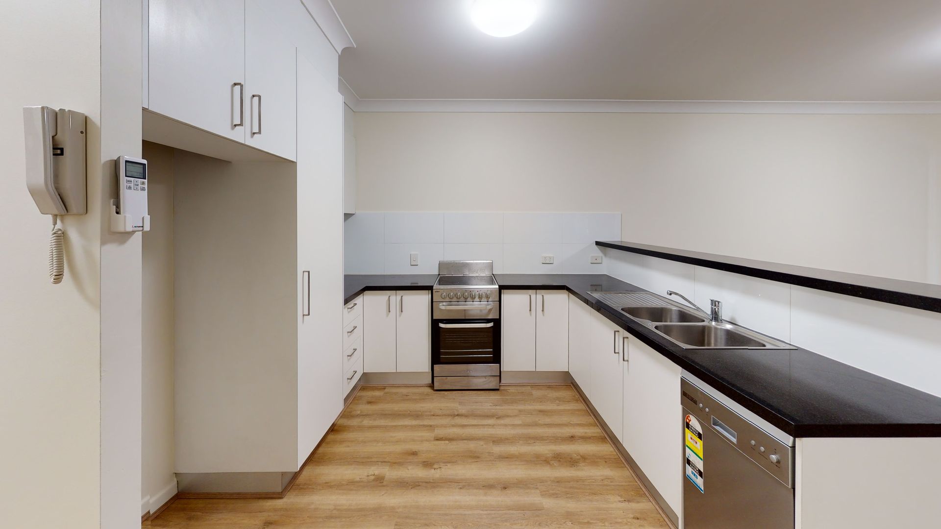 2 bedrooms Apartment / Unit / Flat in 8/41 Eveleigh Street WOOLOOWIN QLD, 4030