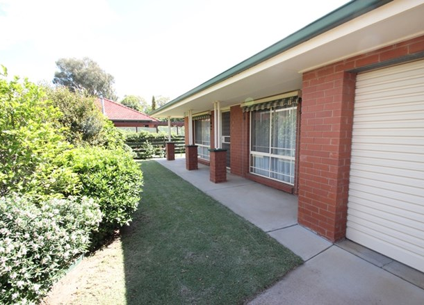2/20 Emily Street, Tocumwal NSW 2714