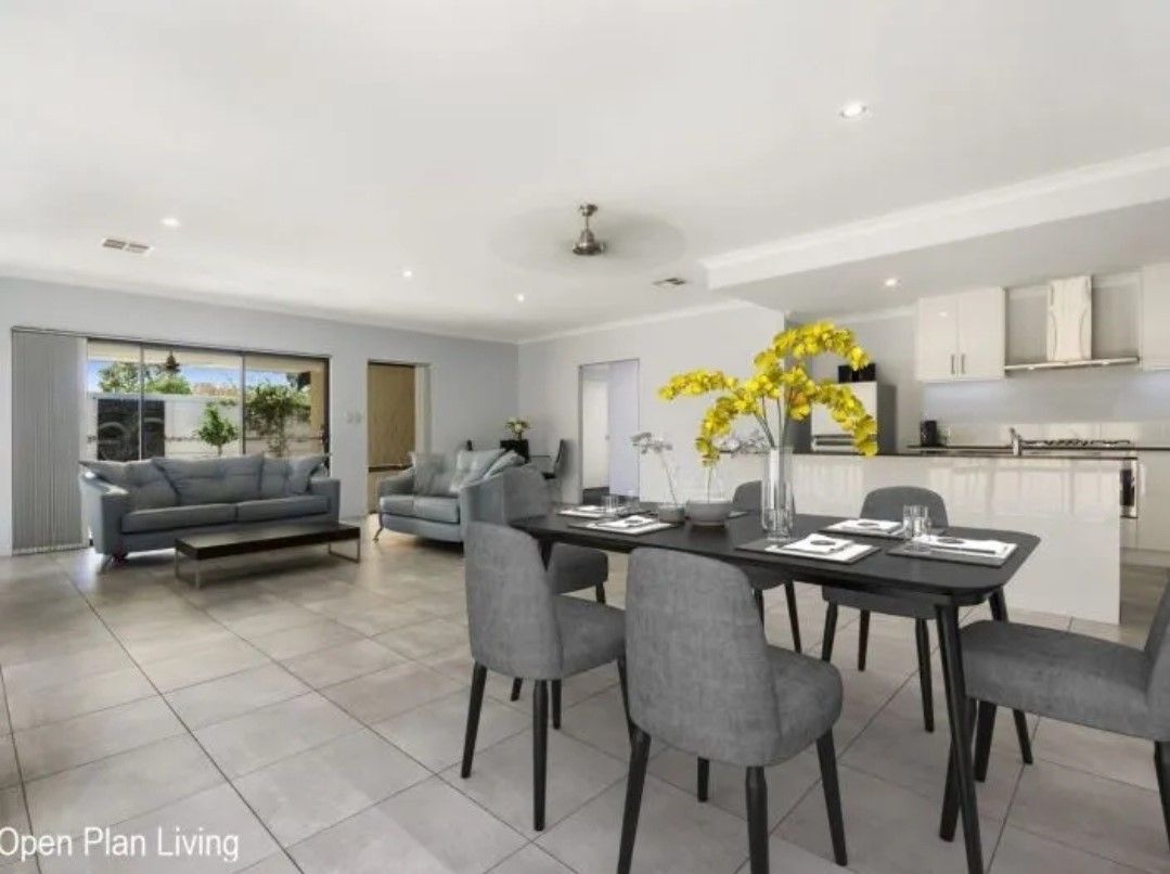 4 bedrooms House in 58 Arawatta Loop MADORA BAY WA, 6210