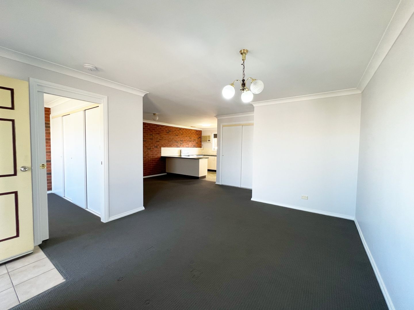 2/35a Cecile Street, Parkes NSW 2870, Image 2