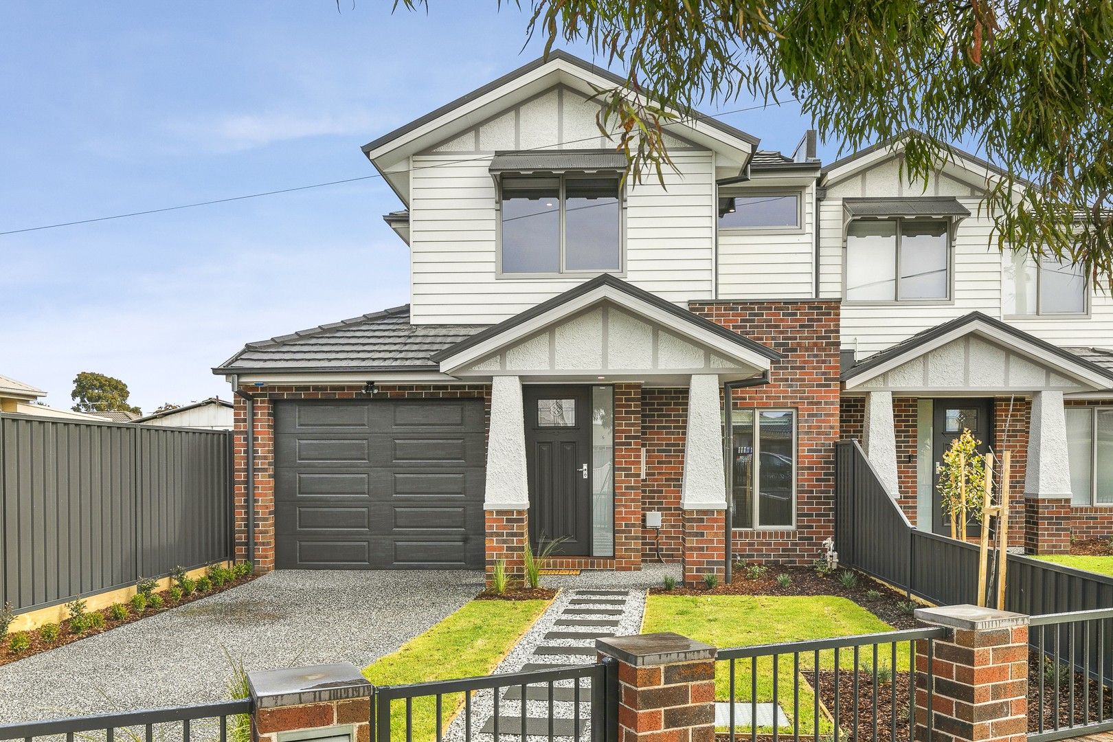 4 bedrooms Townhouse in 17 McNamara Ave AIRPORT WEST VIC, 3042