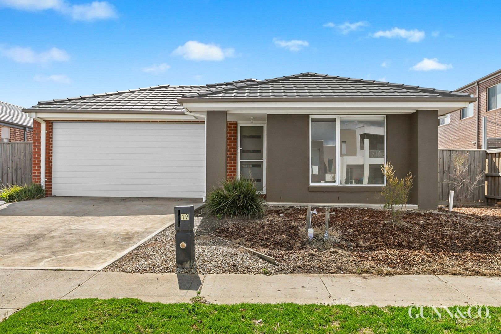 4 bedrooms House in 19 Treeve Parkway WERRIBEE VIC, 3030