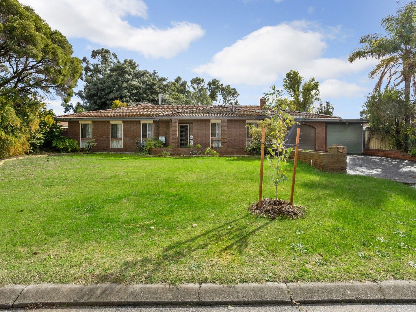 4 bedrooms House in 132 Crawford St EAST CANNINGTON WA, 6107