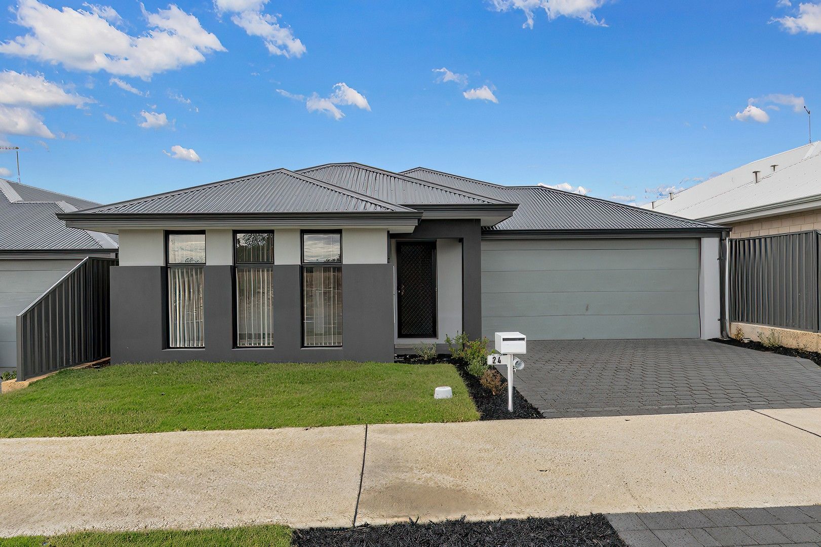 4 bedrooms House in 24 Rialto Way BALDIVIS WA, 6171