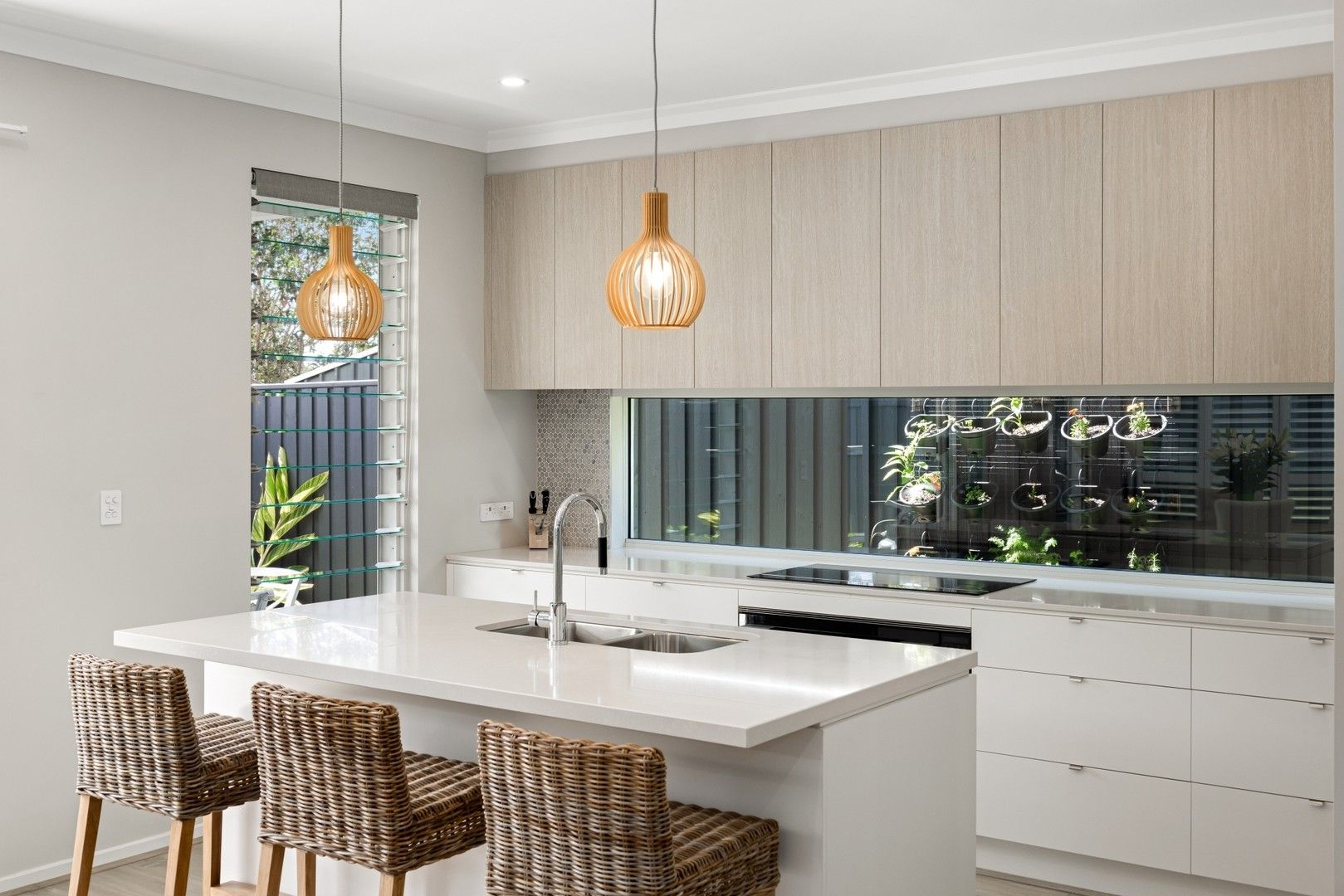 4 bedrooms House in 6 Switchfoot Street BOKARINA QLD, 4575