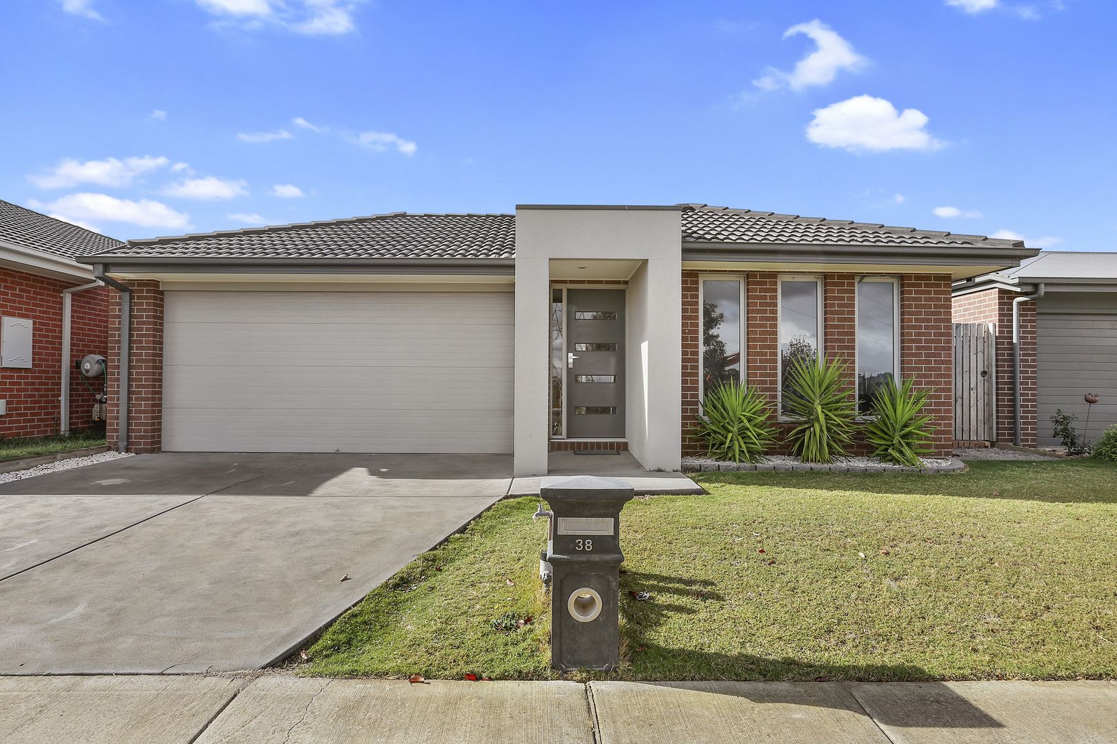 38 Southwinds Road, Armstrong Creek Property History & Address