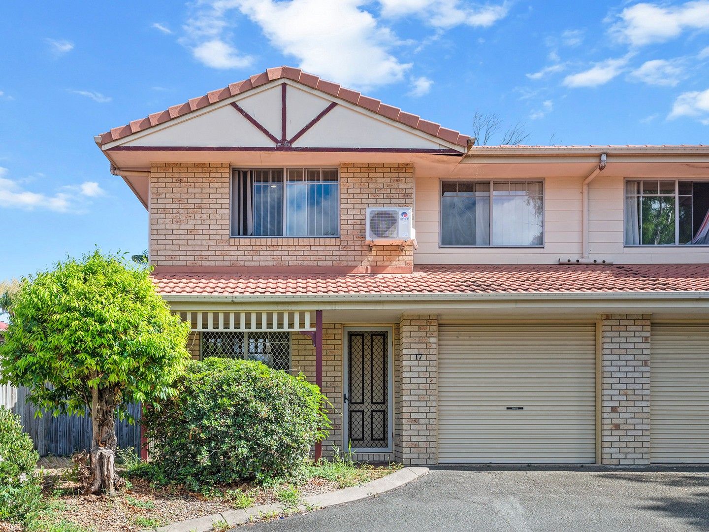 17/9 Lawrence Close, Robertson QLD 4109, Image 0