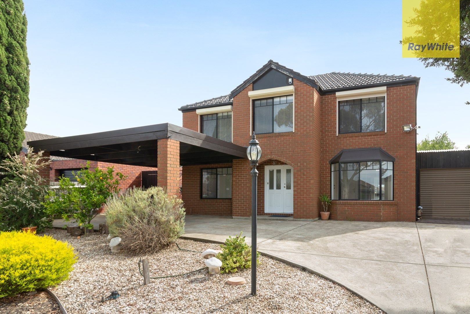 4 bedrooms House in 18 Dulcify Court KEILOR DOWNS VIC, 3038