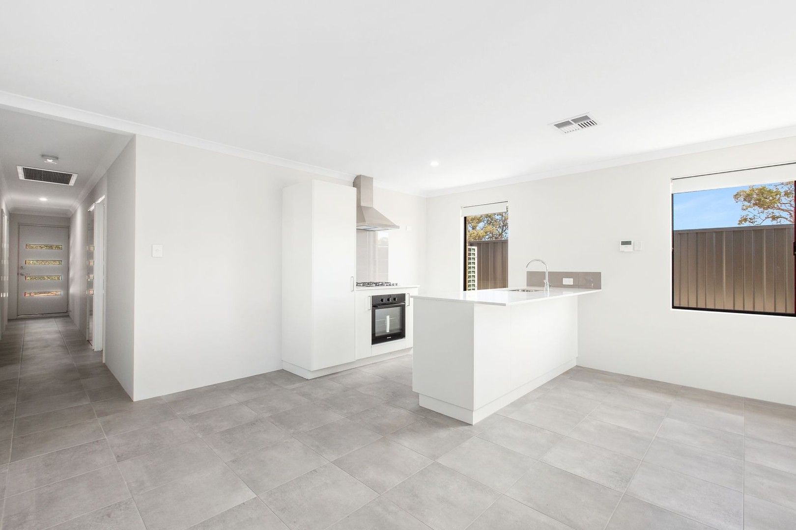 4 bedrooms House in 370 LAKE VALLEY DRIVE LAKELANDS WA, 6180