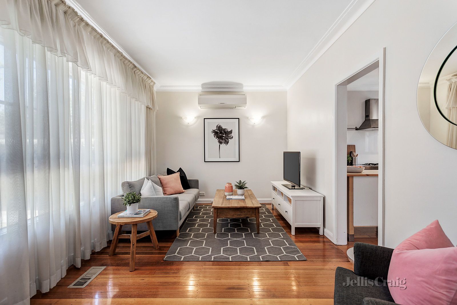 1/4 Wells Street, Surrey Hills VIC 3127, Image 1