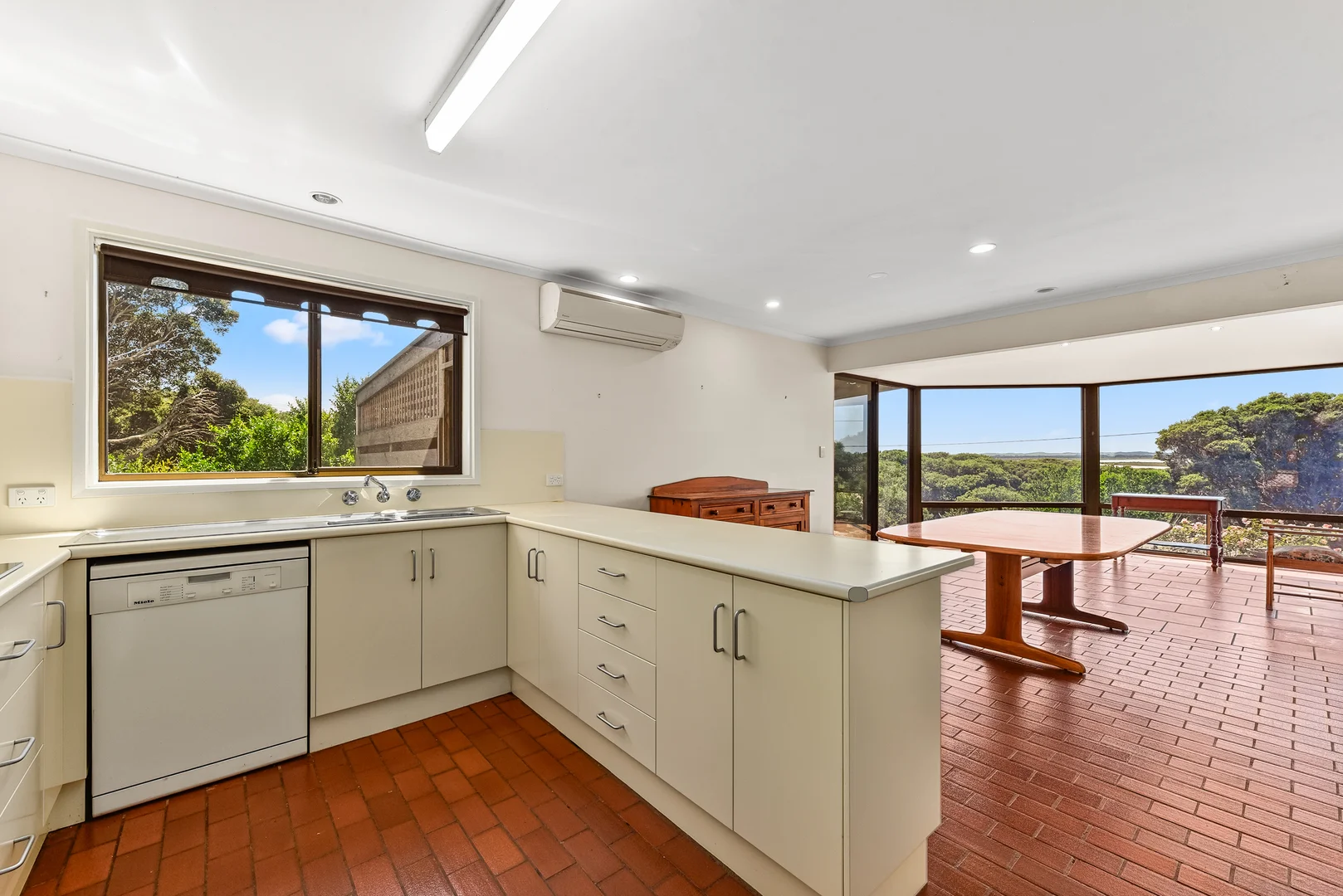 Additional image 4 of 11-13 Railway Terrace North, Beachport SA 5280