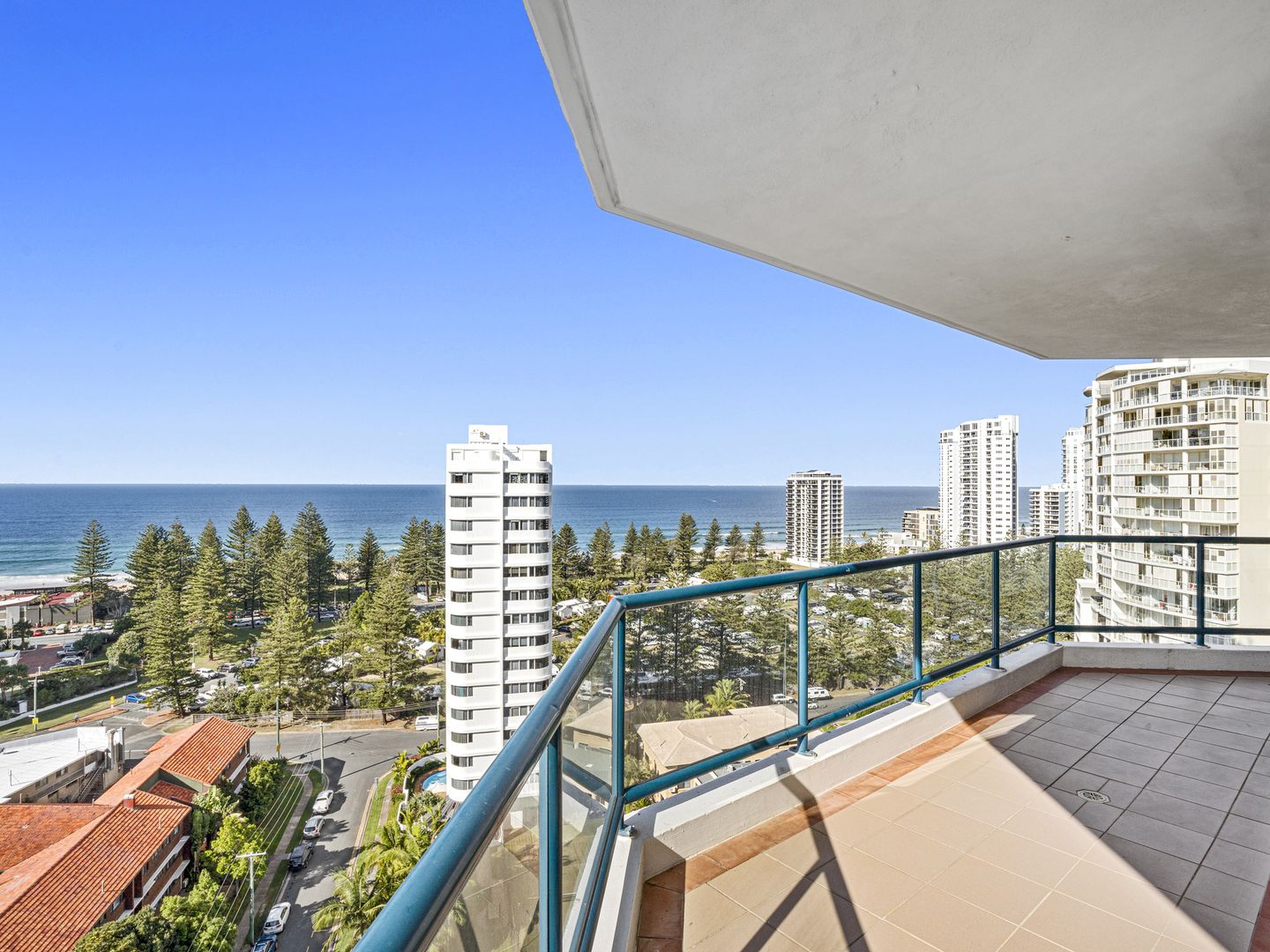 61/22 Montgomery Avenue, Main Beach QLD 4217, Image 2