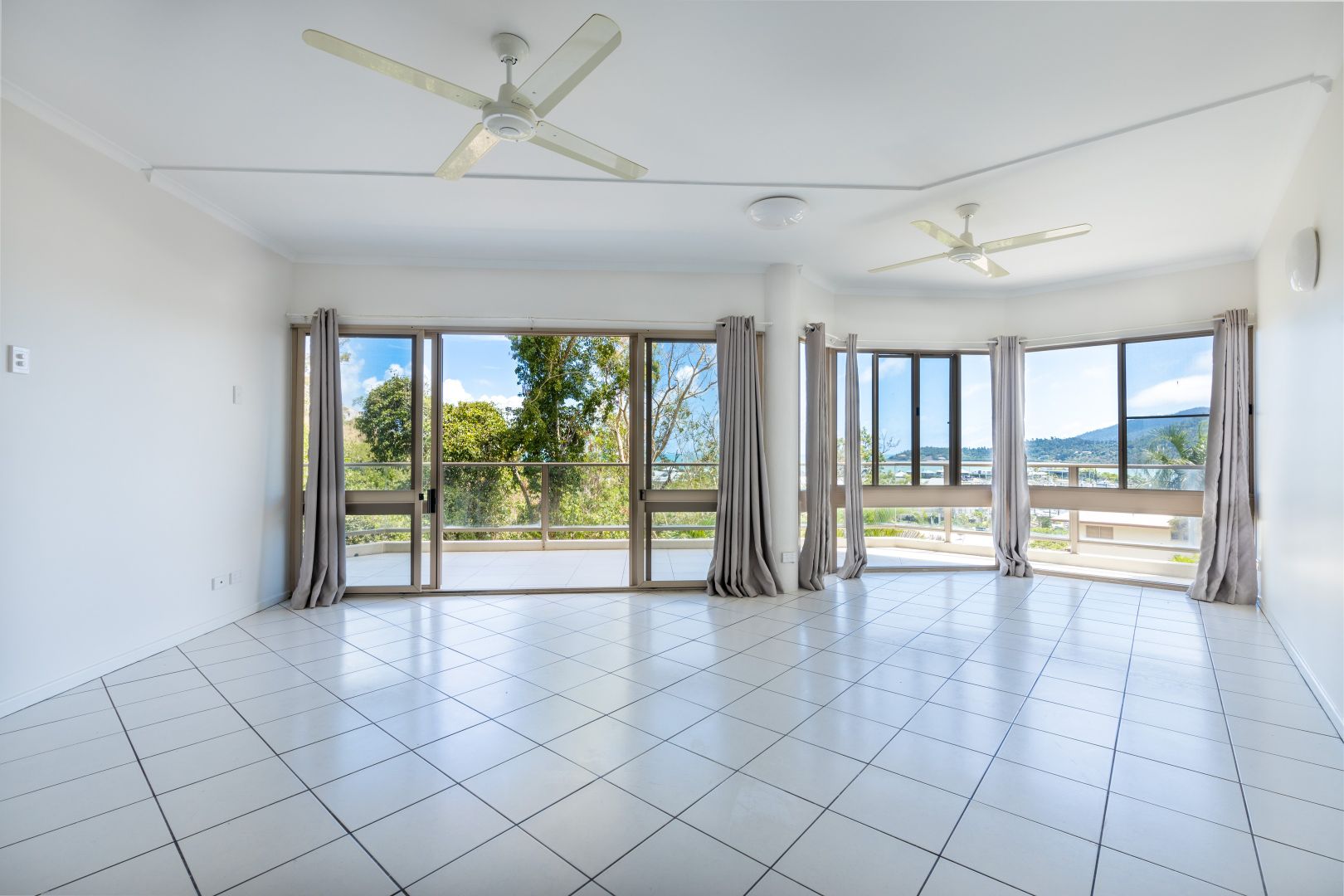 4/15 Hermitage Drive, Airlie Beach QLD 4802, Image 1