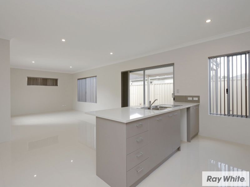 4 bedrooms House in 4/46 Marriamup St CANNINGTON WA, 6107