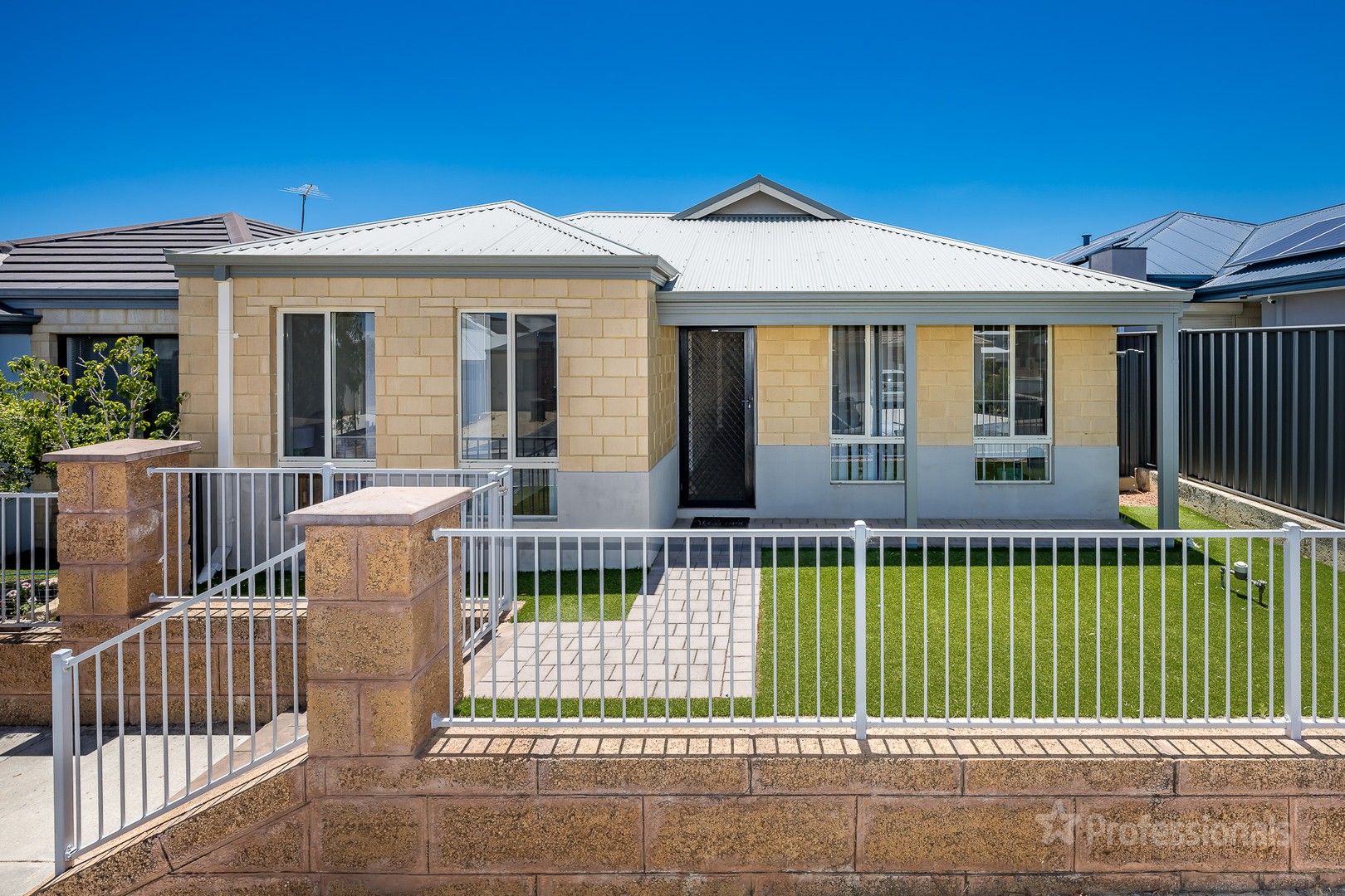 16 Formosa Way, Banksia Grove WA 6031, Image 0