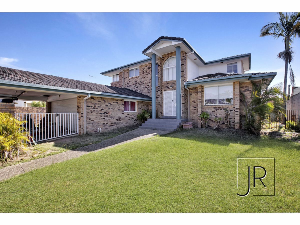 4 bedrooms House in 11 Flamingo Key BROADBEACH WATERS QLD, 4218