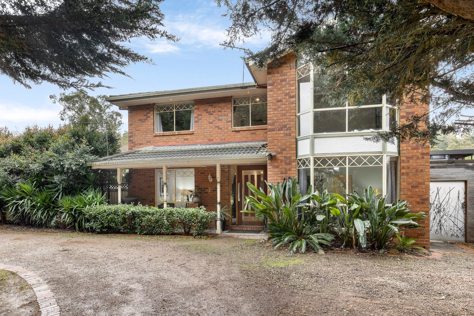 6 bedrooms House in 71 Brushy Park Road WONGA PARK VIC, 3115
