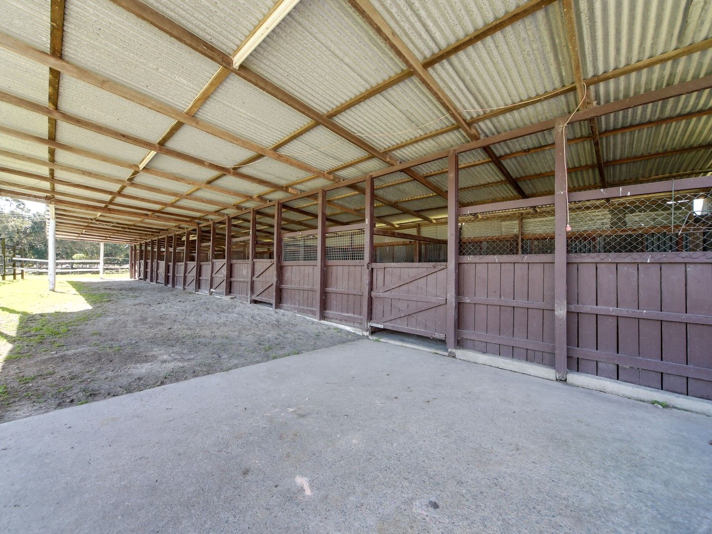 3 bedrooms Acreage / Semi-Rural in 565 Beaudesert-Beenleigh Road WOLFFDENE QLD, 4207
