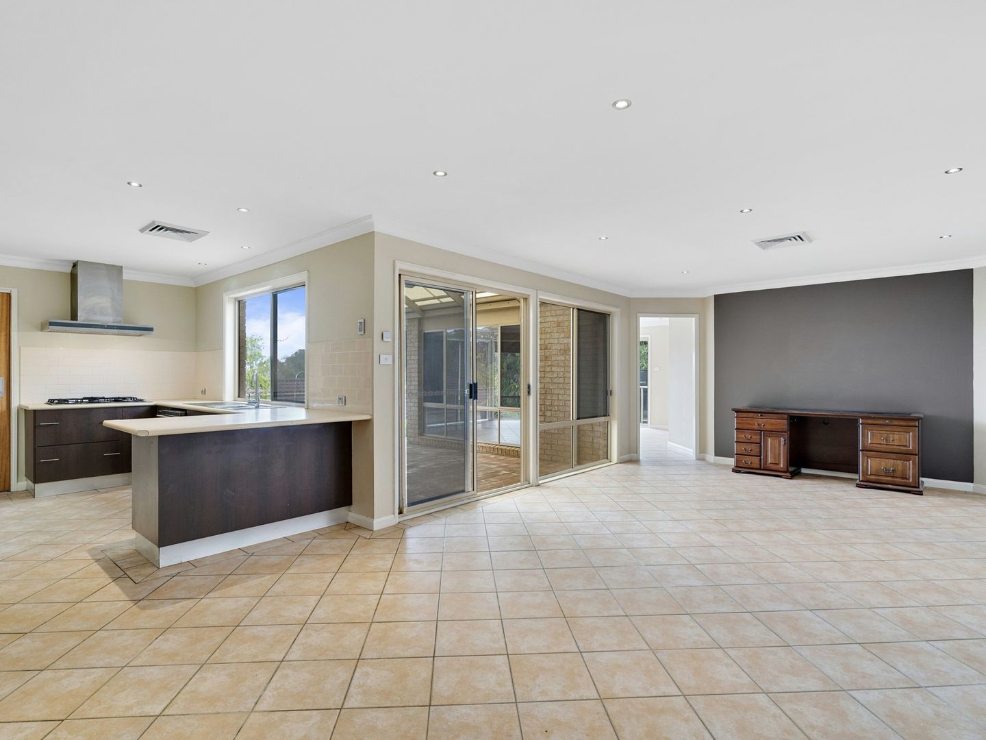 6 Kurume Close, Tuggerah NSW 2259, Image 1