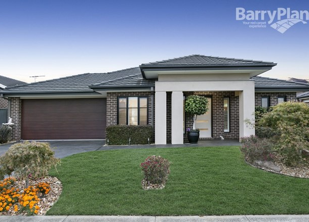 21 Peregrine Street, Cranbourne North VIC 3977