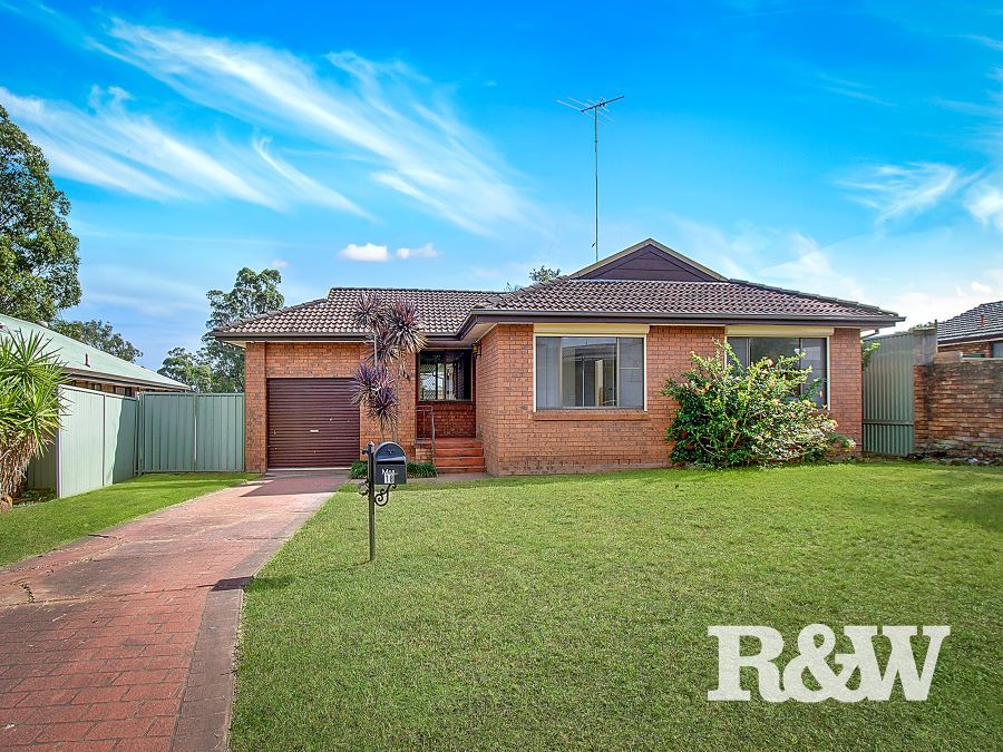 4 bedrooms House in 18 Caribou Close ST CLAIR NSW, 2759