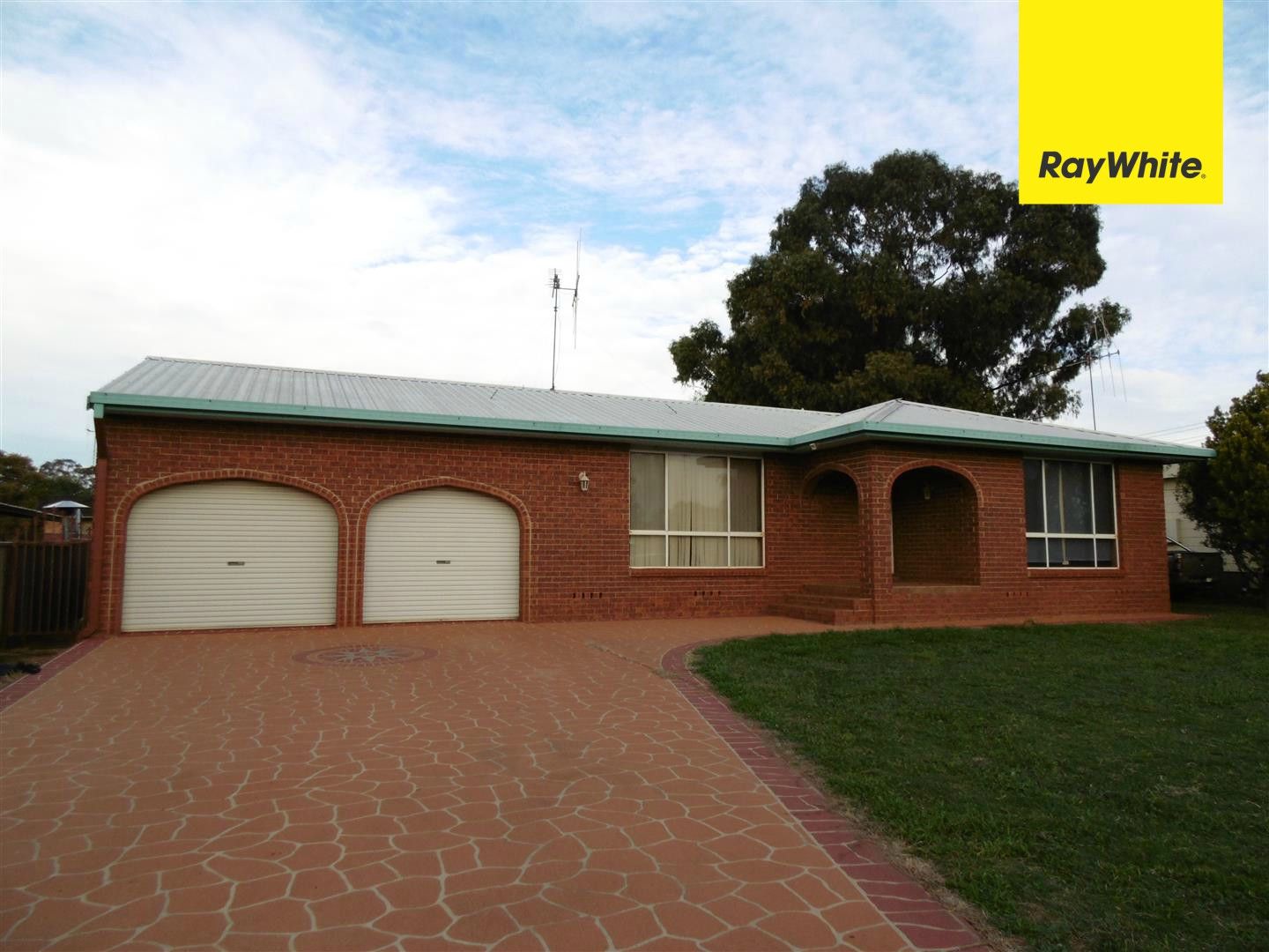 33 Lawson Street, Parkes NSW 2870, Image 0