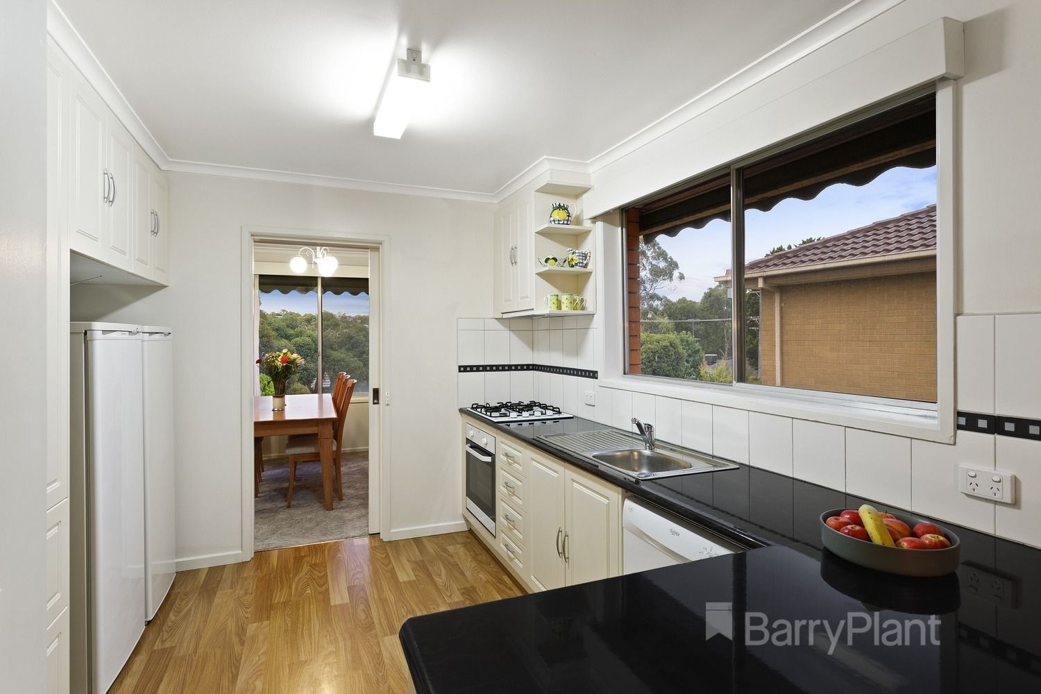 25 Somerset Drive, Viewbank VIC 3084, Image 2